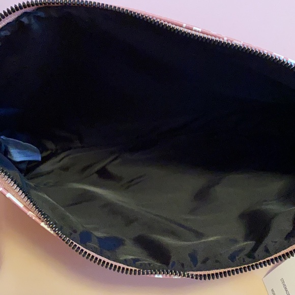 Steve Madden Travel bag with Sanitizer - Picture 7 of 8